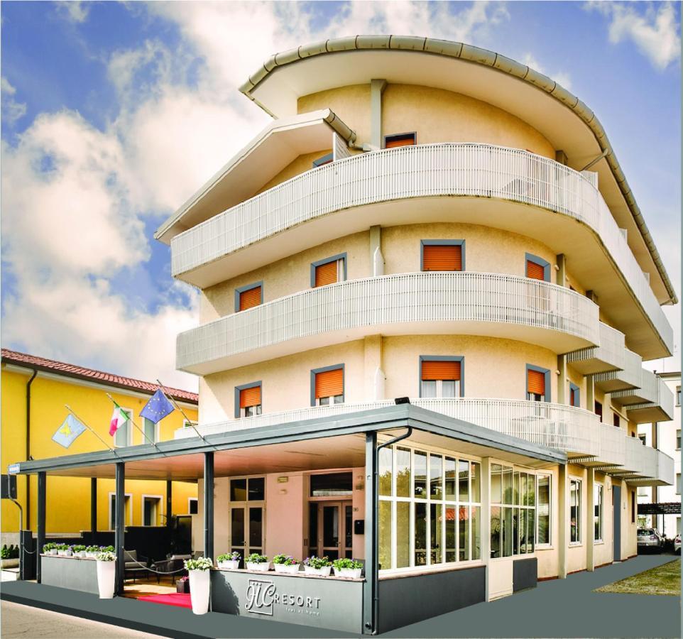 Hotel Hc Resort Lignano Lignano Sabbiadoro Ngoại thất bức ảnh